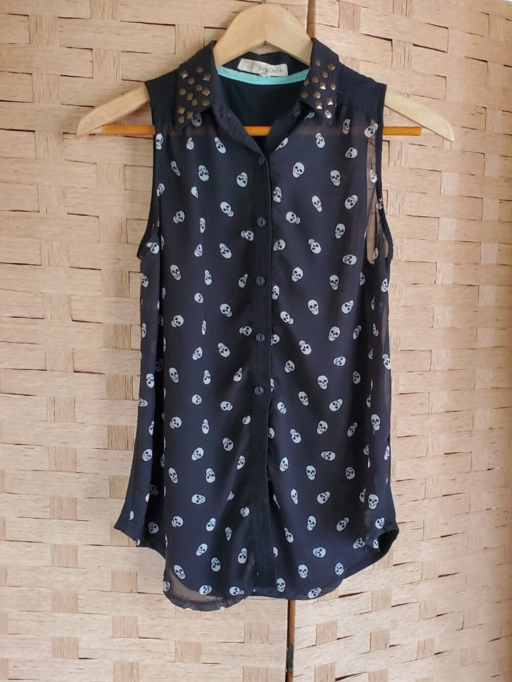 rewind Blouse Size Small Sleeveless Button Up Skull Black